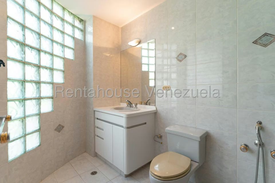 Apartamento (1 Nivel) en Venta en Lomas de Las Mercedes, Distrito Metropolitano - 16