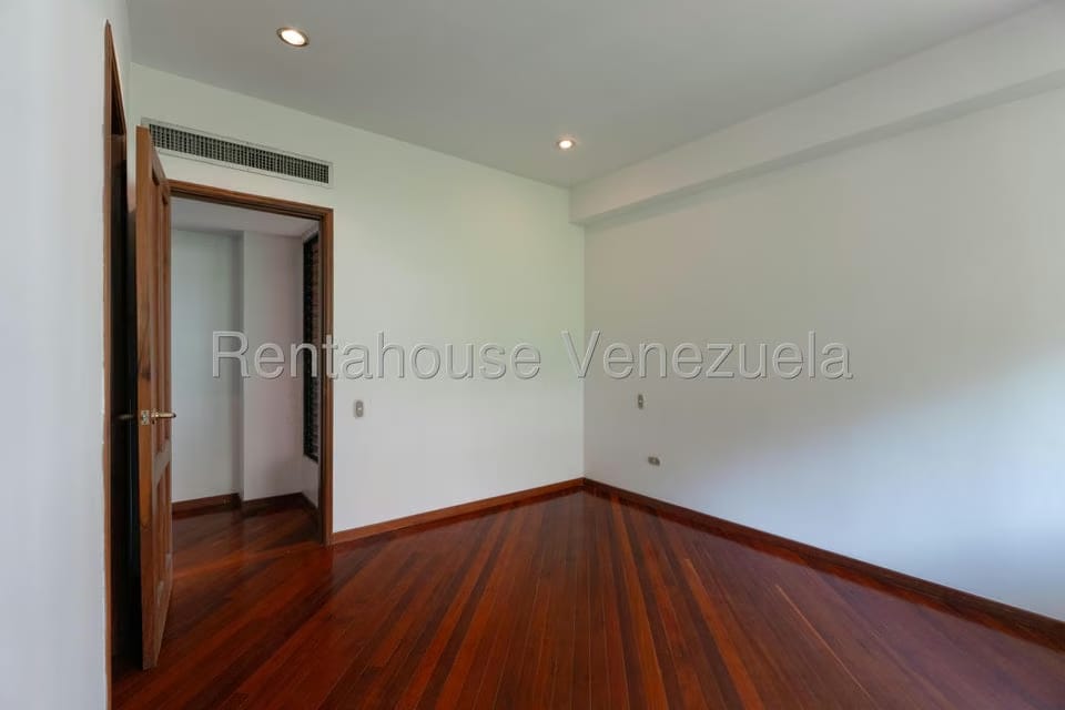 Apartamento (1 Nivel) en Venta en Lomas de Las Mercedes, Distrito Metropolitano - 18