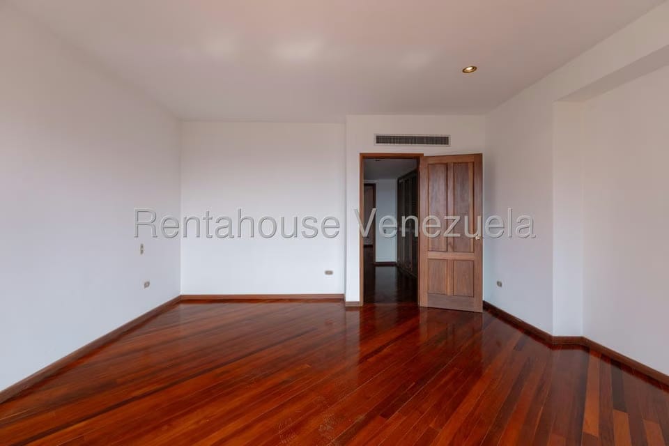 Apartamento (1 Nivel) en Venta en Lomas de Las Mercedes, Distrito Metropolitano - 26