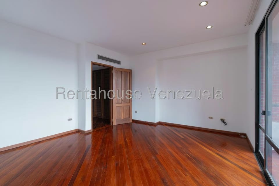 Apartamento (1 Nivel) en Venta en Lomas de Las Mercedes, Distrito Metropolitano - 30