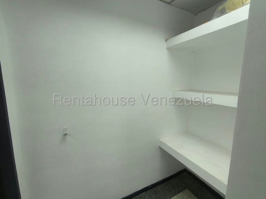 Comercial (Oficina) en Alquiler en Zona Industrial, Carabobo - 14