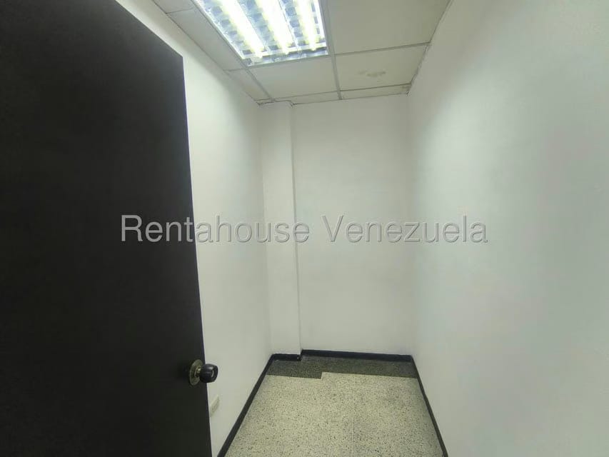 Comercial (Oficina) en Alquiler en Zona Industrial, Carabobo - 10