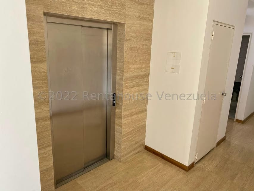 Apartamento (1 Nivel) en Venta en Oripoto, Distrito Metropolitano - 23