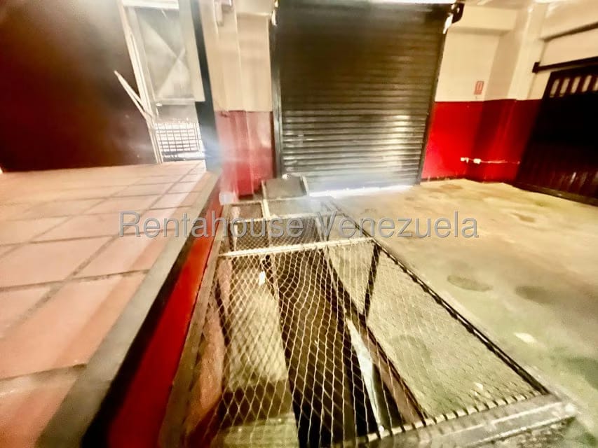 Comercial (Edificio) en Alquiler en La Urbina, Distrito Metropolitano - 12