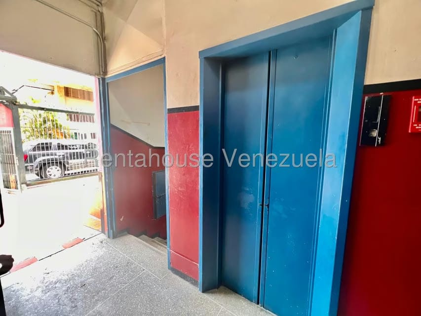 Comercial (Edificio) en Alquiler en La Urbina, Distrito Metropolitano - 13