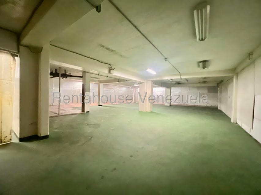 Comercial (Edificio) en Alquiler en La Urbina, Distrito Metropolitano - 15