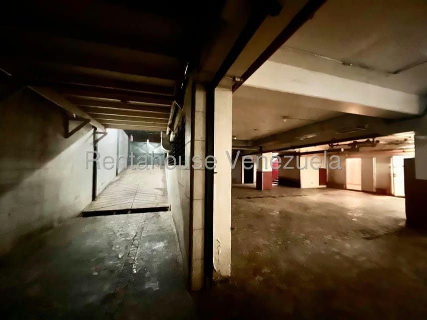 Comercial (Edificio) en Alquiler en La Urbina, Distrito Metropolitano - 7