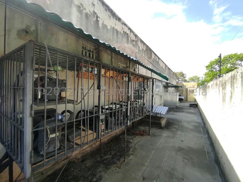 Comercial (Local Comercial) en Venta en Parque Valencia, Carabobo - 142