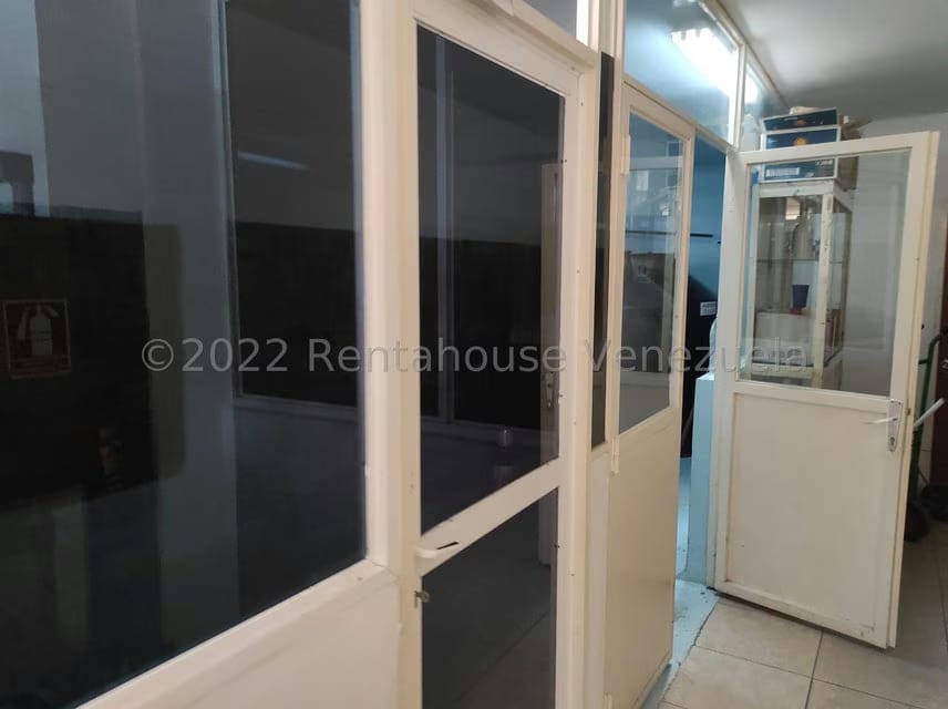 Comercial (Local Comercial) en Venta en Parque Valencia, Carabobo - 160