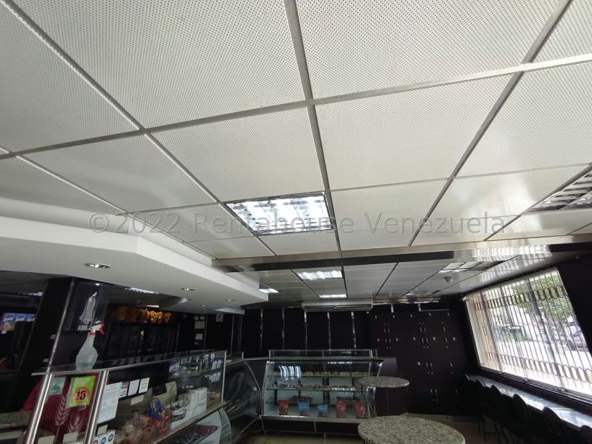 Comercial (Local Comercial) en Venta en Parque Valencia, Carabobo - 17