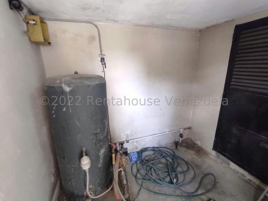 Comercial (Local Comercial) en Venta en Parque Valencia, Carabobo - 174