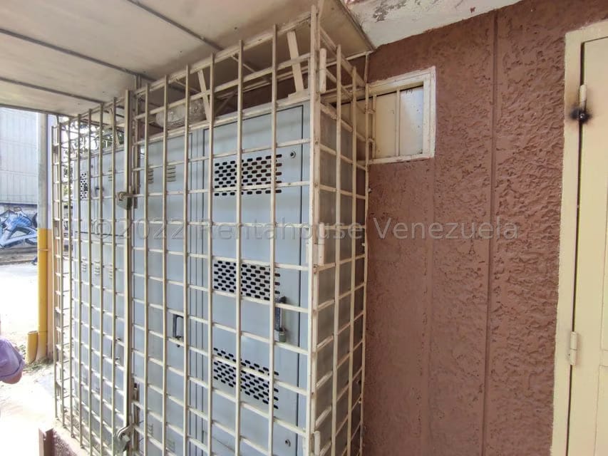 Comercial (Local Comercial) en Venta en Parque Valencia, Carabobo - 175