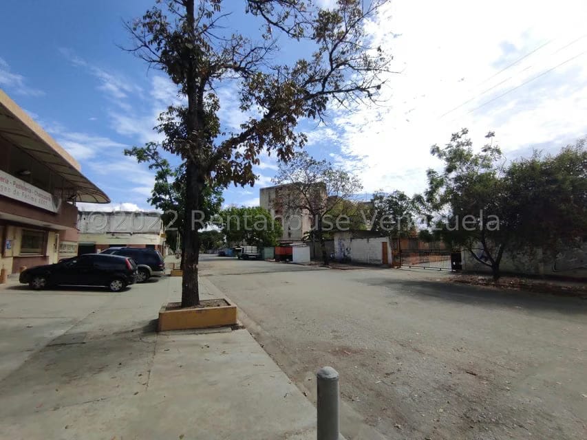 Comercial (Local Comercial) en Venta en Parque Valencia, Carabobo - 177