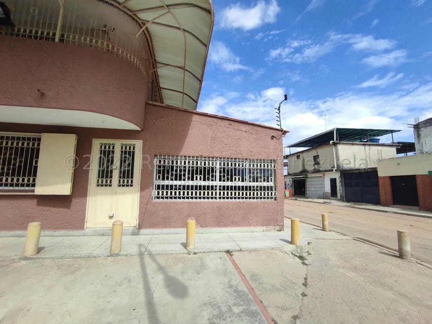 Comercial (Local Comercial) en Venta en Parque Valencia, Carabobo - 183