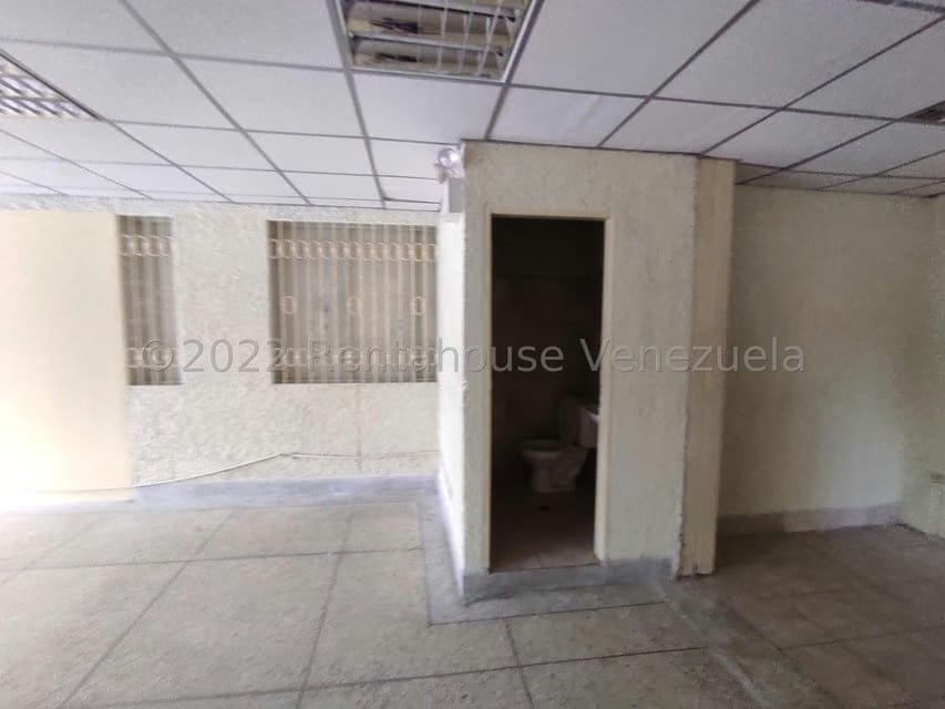 Comercial (Local Comercial) en Venta en Parque Valencia, Carabobo - 195