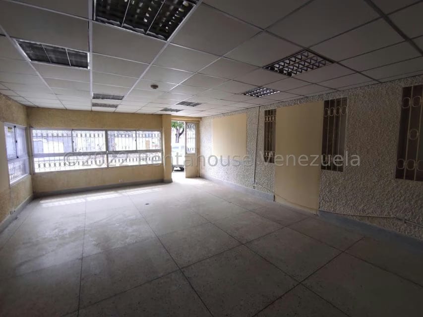 Comercial (Local Comercial) en Venta en Parque Valencia, Carabobo - 196