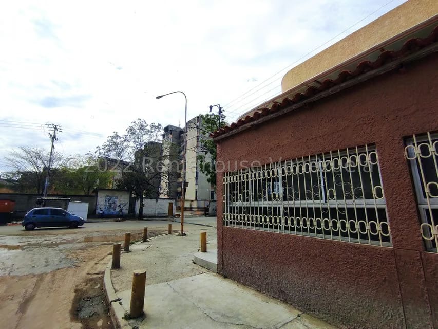 Comercial (Local Comercial) en Venta en Parque Valencia, Carabobo - 203