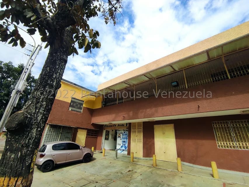 Comercial (Local Comercial) en Venta en Parque Valencia, Carabobo - 213