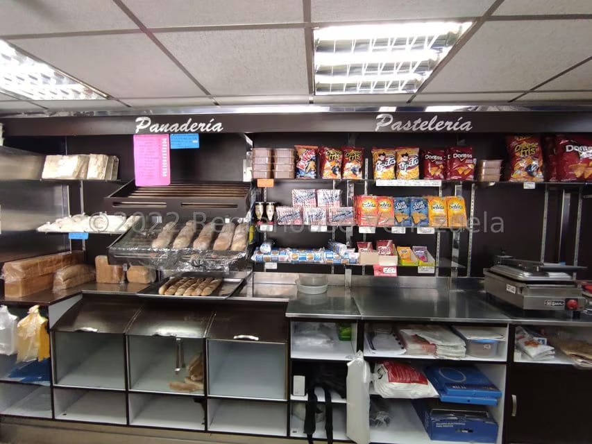 Comercial (Local Comercial) en Venta en Parque Valencia, Carabobo - 28