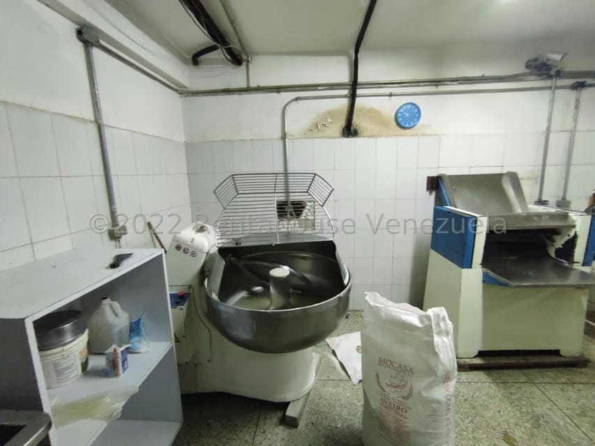 Comercial (Local Comercial) en Venta en Parque Valencia, Carabobo - 58