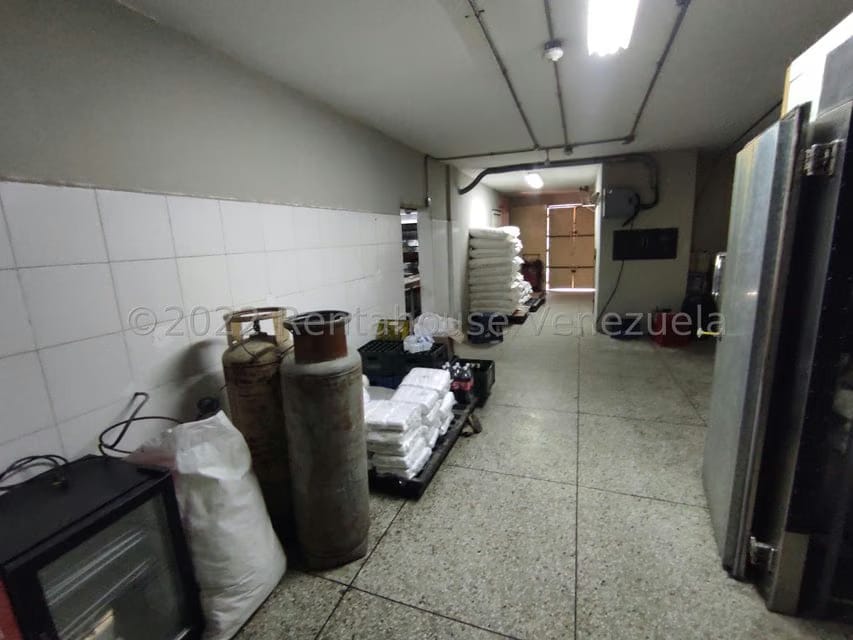 Comercial (Local Comercial) en Venta en Parque Valencia, Carabobo - 81