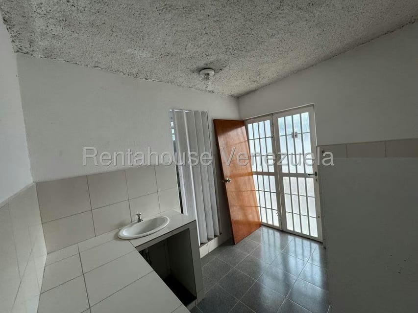 Casa (Multipes Niveles) en Alquiler en Colinas de Bello Monte, Distrito Metropolitano - 9