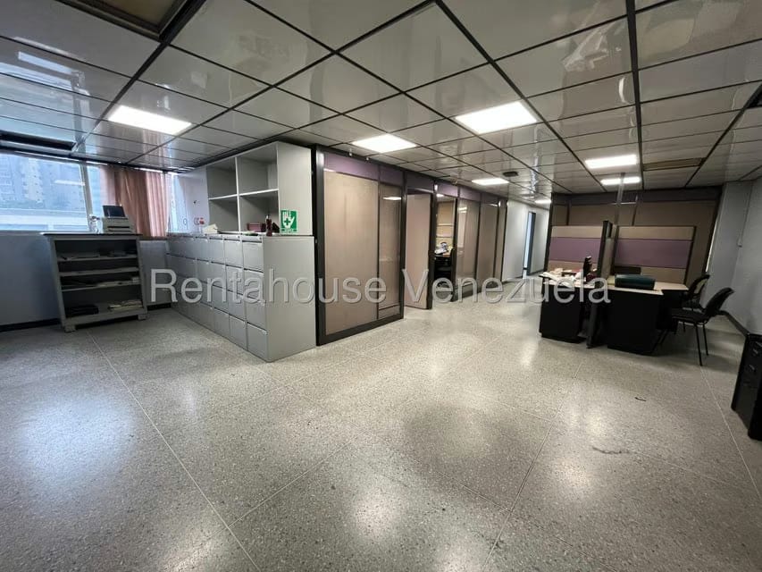 Comercial (Local Comercial) en Alquiler en La Urbina, Distrito Metropolitano - 14