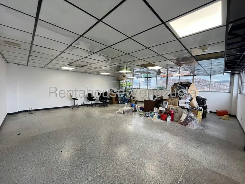 Comercial (Local Comercial) en Alquiler en La Urbina, Distrito Metropolitano - 15