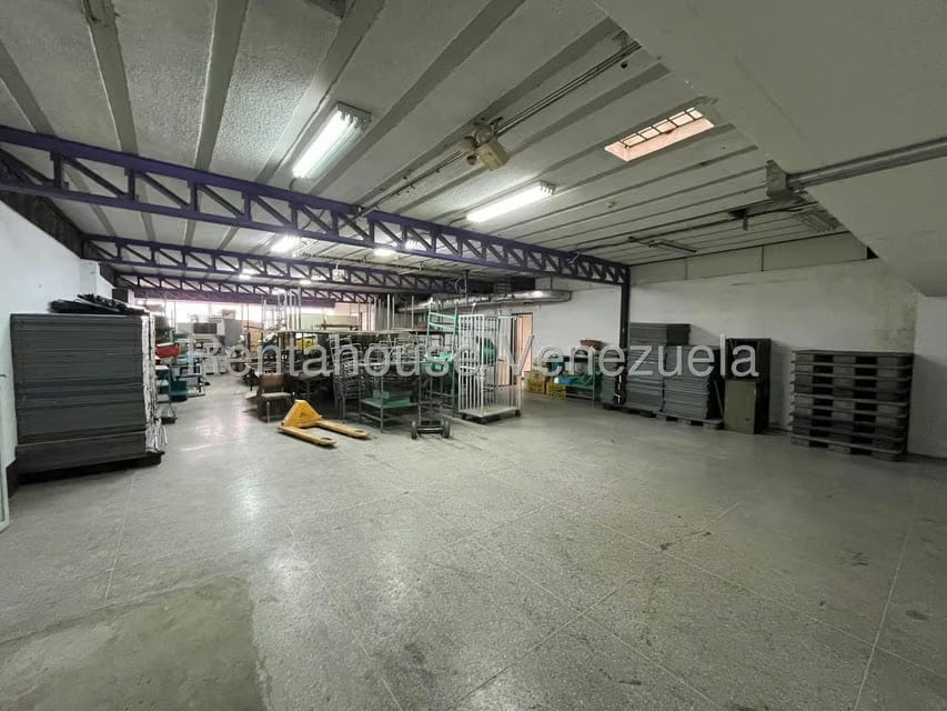 Comercial (Local Comercial) en Alquiler en La Urbina, Distrito Metropolitano - 16