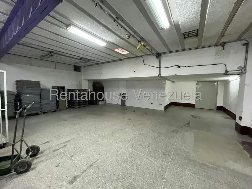 Comercial (Local Comercial) en Alquiler en La Urbina, Distrito Metropolitano - 17