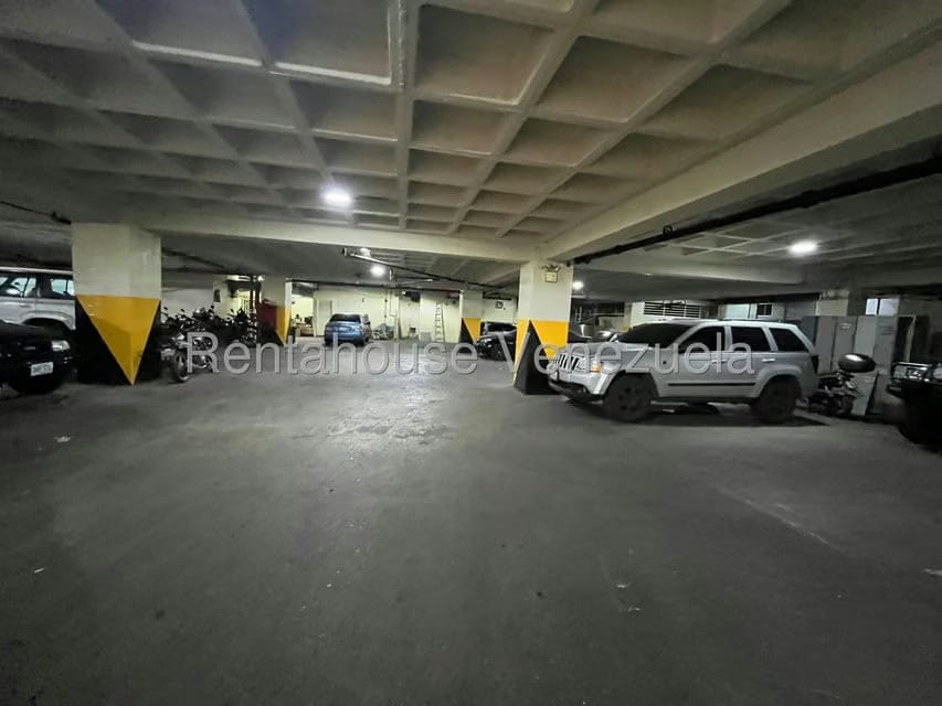 Comercial (Local Comercial) en Alquiler en La Urbina, Distrito Metropolitano - 20
