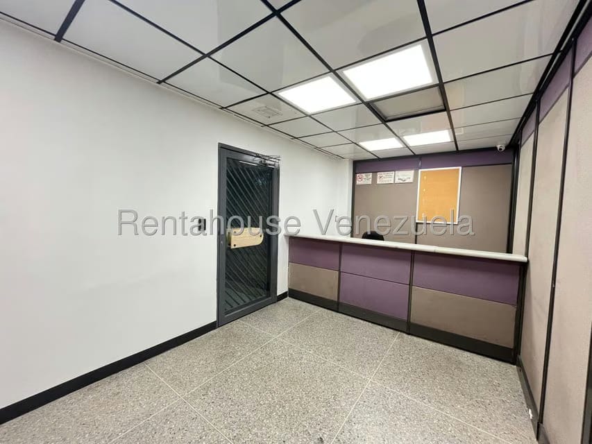 Comercial (Local Comercial) en Alquiler en La Urbina, Distrito Metropolitano - 7