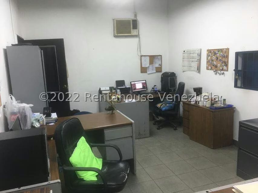 Comercial (Local Comercial) en Venta en Lebrun, Distrito Metropolitano - 4