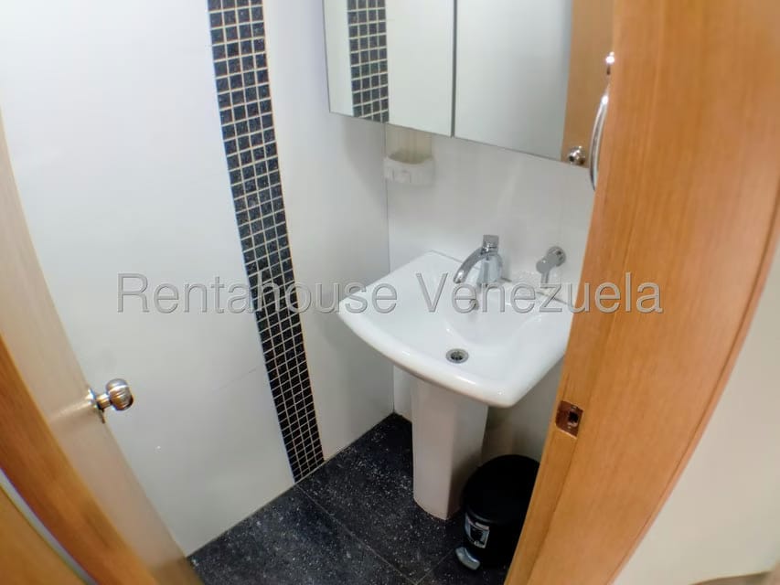 Comercial (Oficina) en Alquiler en Macaracuay, Distrito Metropolitano - 24