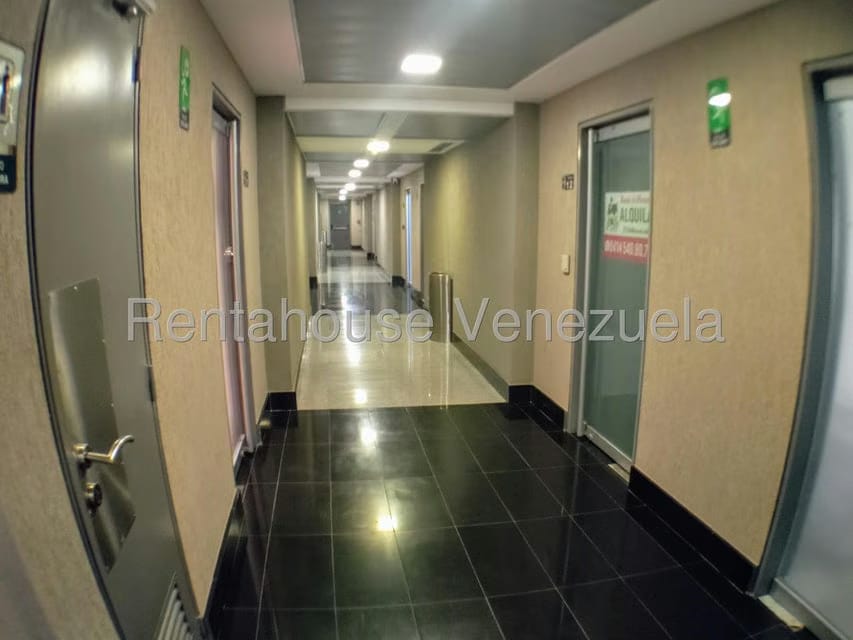 Comercial (Oficina) en Alquiler en Macaracuay, Distrito Metropolitano - 36