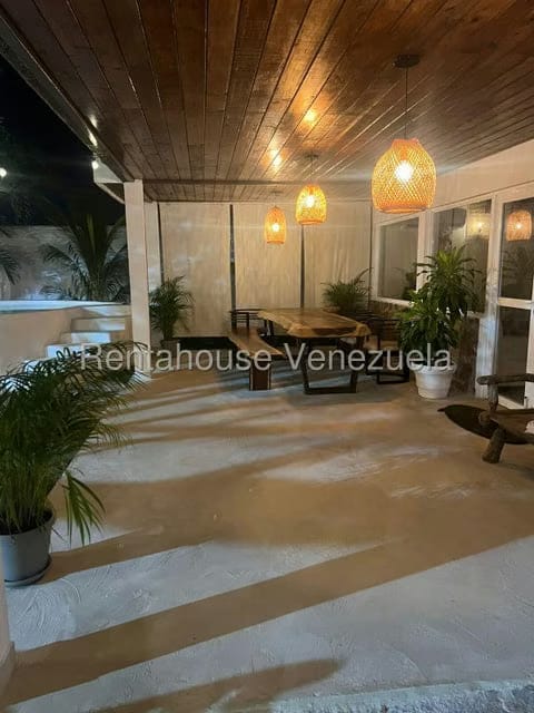 Casa (Duplex) en Venta en Guacuco, Nueva Esparta - 39