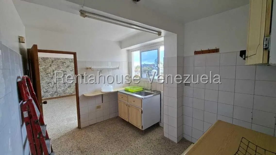 Anexo (1 Nivel) en Alquiler en El Limon, Miranda - 11