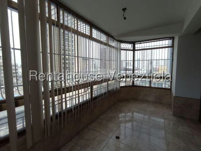 Apartamento (1 Nivel) en Venta en Zona Centro, Aragua - 11