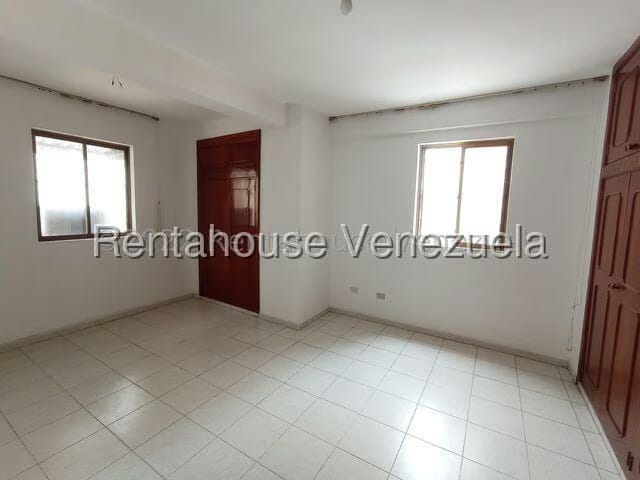 Apartamento (1 Nivel) en Venta en Zona Centro, Aragua - 14