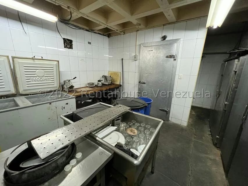 Comercial (Local Comercial) en Venta en Los Palos Grandes, Distrito Metropolitano - 12