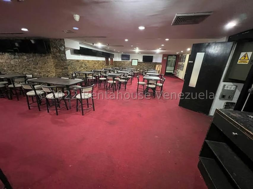 Comercial (Local Comercial) en Venta en Los Palos Grandes, Distrito Metropolitano - 4