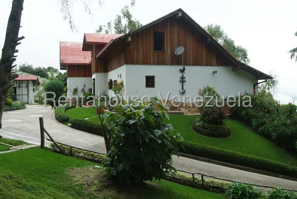 Casa (Multipes Niveles) en Venta en La Colonia Tovar, Aragua - 2