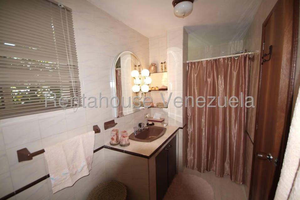Casa (Multipes Niveles) en Venta en La Colonia Tovar, Aragua - 14