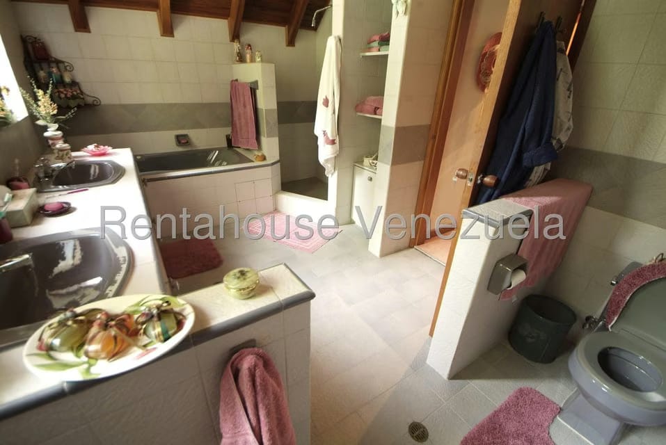 Casa (Multipes Niveles) en Venta en La Colonia Tovar, Aragua - 17