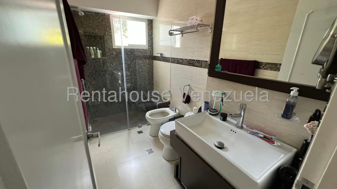 Apartamento (1 Nivel) en Venta en Lomas de Prados del Este, Distrito Metropolitano - 13