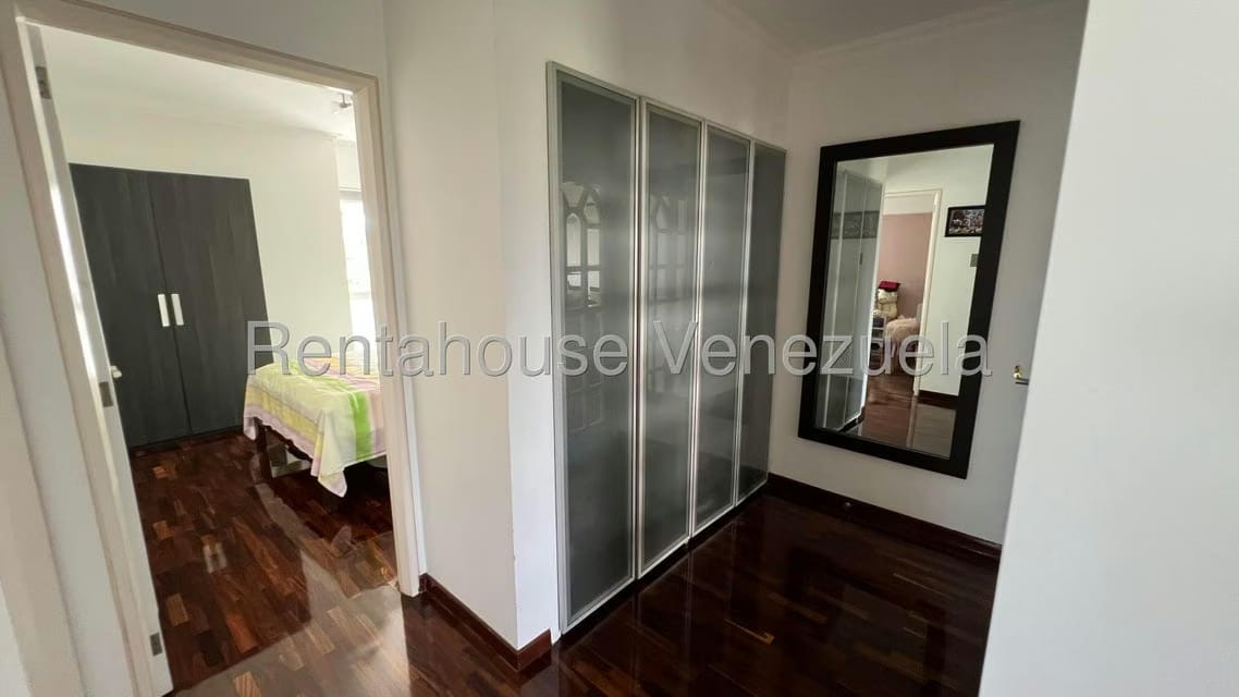 Apartamento (1 Nivel) en Venta en Lomas de Prados del Este, Distrito Metropolitano - 17