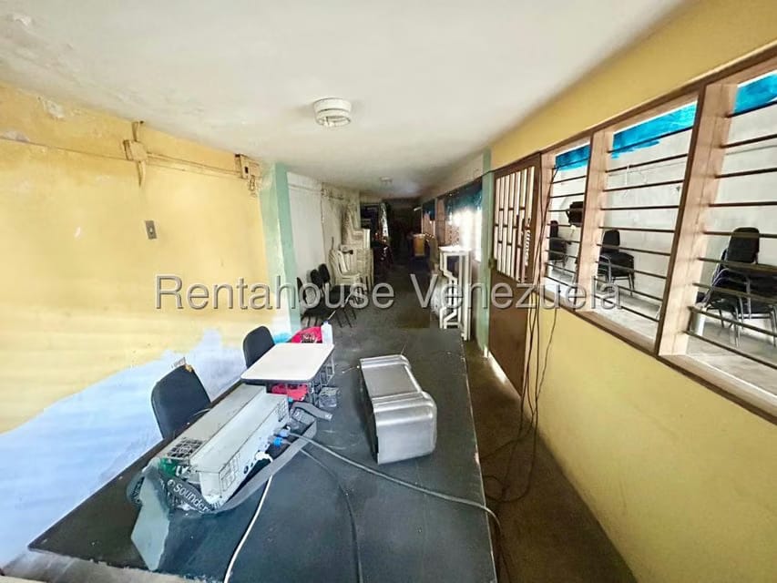 Comercial (Galpon - Deposito) en Venta en Centro, Lara - 11