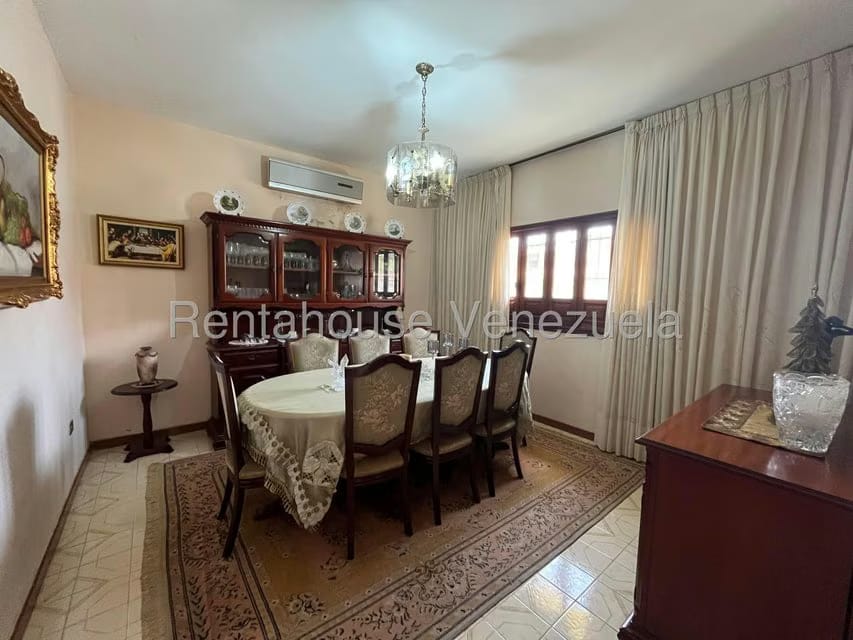 Casa (Duplex) en Venta en Valles de Camoruco, Carabobo - 3