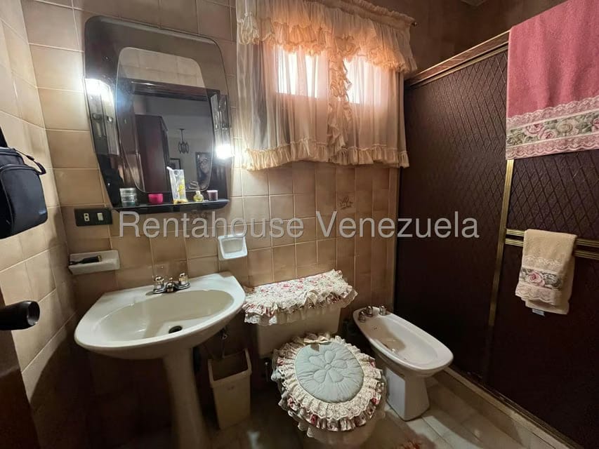 Casa (Duplex) en Venta en Valles de Camoruco, Carabobo - 24