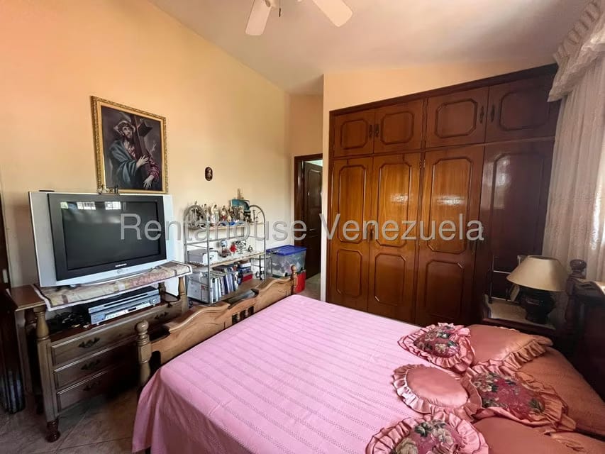 Casa (Duplex) en Venta en Valles de Camoruco, Carabobo - 26